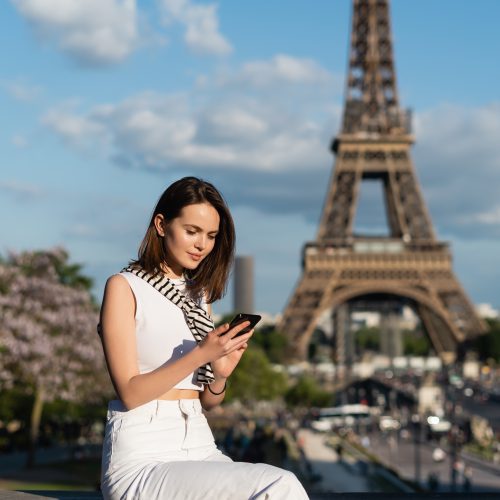 Internet za granicą – co warto wiedzieć przed wyjazdem o roamingu w różnych krajach?